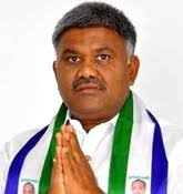 Democratic_TV's tweet photo. The #AndhraPradesh State Election Commissioner has barred Tadipatri MLA of YSRCP Kethireddy Peddareddy from campaigning for the #APLocalBodyElections for one day, due to violation of the election code of conduct. He was found distributing sarees and clothes. https://t.co/vj3m0ggNGn