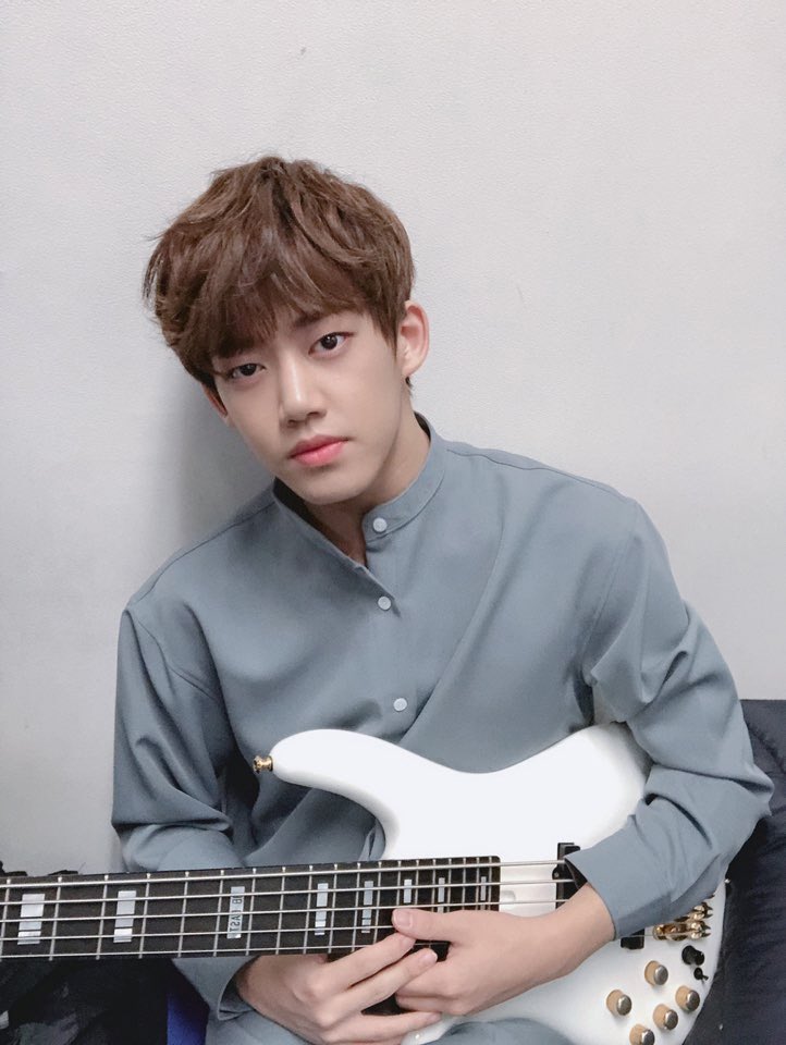 official__IZ's tweet photo. [#아이즈] #HAPPY_WHITE_DAY 🍭
⠀
✨ 준영 ��카 4컷📸
⠀
#IZ #BANDIZ #밴드아이즈 #THE_IZ #더아이즈 #TheDay #더데이 #지후 #JIHOO #우수 #WOOSU #현준 #HYUNJUN #준영 #JUNYOUNG https://t.co/5jSw3rpR1p