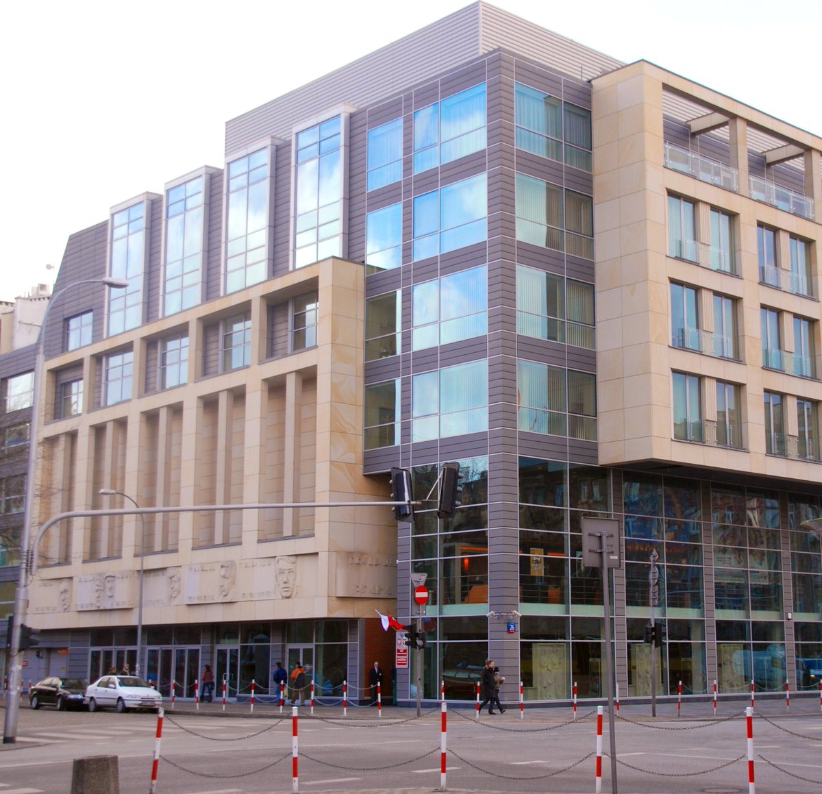 rzecznikUMWM's tweet photo. Przypominamy: Zawieszone zostają spotkania, narady, zebrania i konsultacje, organizowane przez #UMWM z udziałem klientów zewnętrznych. Zachęcamy do kontaktu mailowego, telefonicznego lub za pomocą innych środków komunikacji #coronavirus https://t.co/luoFykriuR https://t.co/287E1DviKB