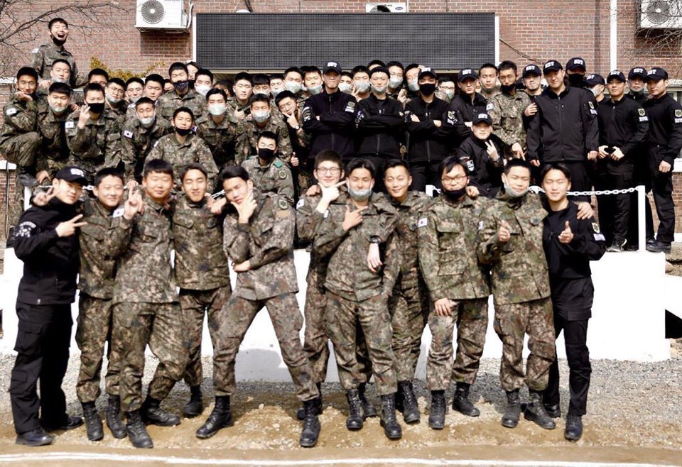 djchu_0000's tweet photo. #RT
저희 대장이 전역을 해서 이벵 열어요!
아무나 그 누구나 참여 가능하고 같이 축하해주세요! 당발은 4월8일에 할꺼에요💙

#윤두준_보고싶었어 https://t.co/LD9nL88vrB