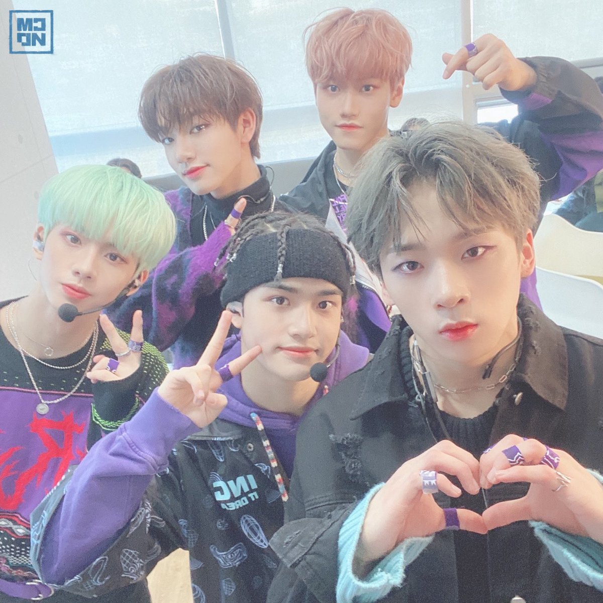 McndOfficial_'s tweet photo. 오늘도 무대를 뒤집어 놓을 짱씨엔디의 #ICE_AGE !!

잠시 후 #MCND 와 함께 하는 쇼! 음악중심은 몇시?!
3시 30분! 우리 모두 본 방 사 수 같이 해요 (๑˃̵ᴗ˂̵)و

#캐슬제이 #Castle_J #빅 #BIC #민재 #MINJAE #휘준 #HUIJUN #윈 #WIN #into_the_ICE_AGE #MBC #쇼음악중심 https://t.co/nDOIRi5Nxu
