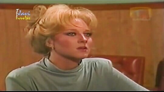 ChrisBach2019's tweet photo. #ChristianBach en "Los Ricos También Lloran"
▪ Año: 1979
▪ Personaje: Joanna Smith, profesora de ballet y madre de María Isabel (Edith González)
▪ Rol: Actriz de Reparto
▪ Episodios: 37 [83-119]
▪ Actores: Verónica Castro, Rogelio Guerra, Guillermo Capetillo, Edith González. https://t.co/0LrQM0UXyr