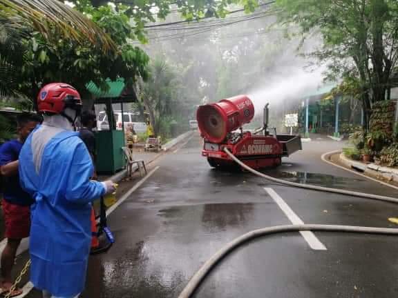 DENROfficial's tweet photo. EARLIER: The Quezon City Disaster Risk Reduction and Management Council disinfects the DENR grounds amid the #COVID19 outbreak. #CleanAndHealthyEnvironment
Thank you, QCDRRMC! 👇
https://t.co/XFpFNgUUkd
📸 @QCDRRMC https://t.co/l7q5geE2TN