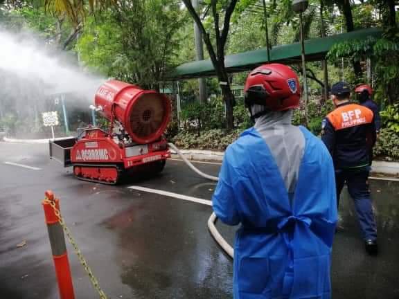 DENROfficial's tweet photo. EARLIER: The Quezon City Disaster Risk Reduction and Management Council disinfects the DENR grounds amid the #COVID19 outbreak. #CleanAndHealthyEnvironment
Thank you, QCDRRMC! 👇
https://t.co/XFpFNgUUkd
📸 @QCDRRMC https://t.co/l7q5geE2TN
