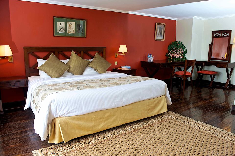 The Lodge only 180 Kilometres from Nairobi is well known for its rich history, the lodge on stilts is famous as the place where Queen Elizabeth II visited as a princess and left as queen. The lodge is set facing a water hole and a salt lick in the Aberdare National Park.