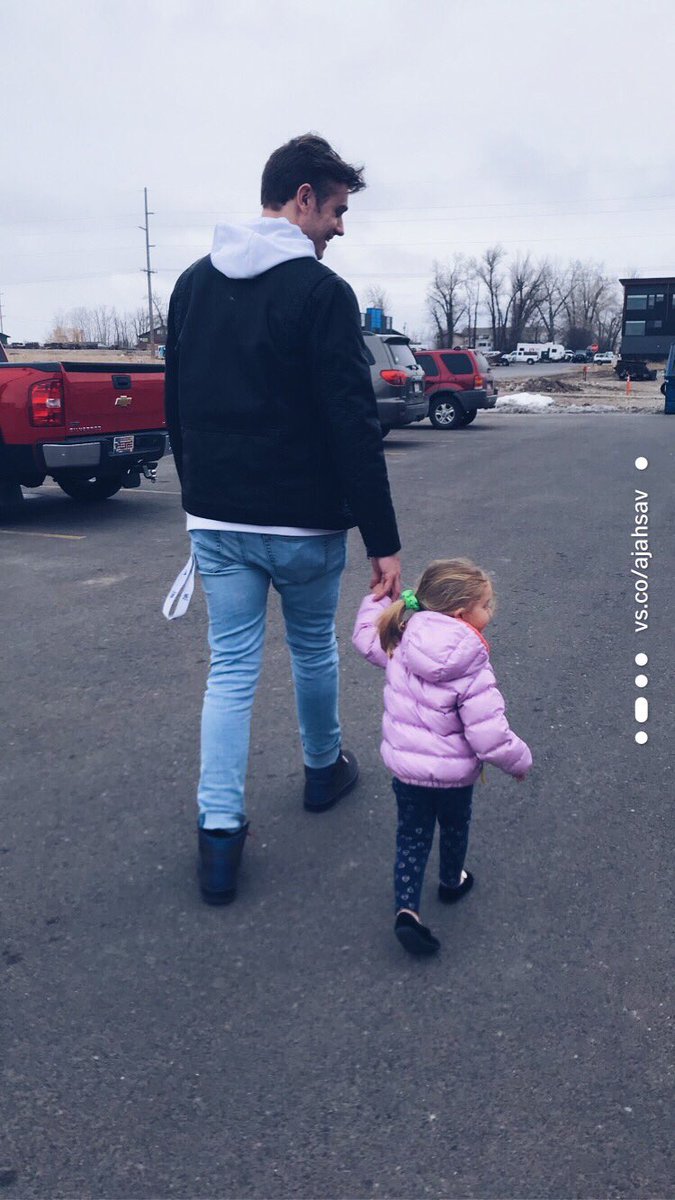 ajahsayveonce's tweet photo. so my nanny child met my boyfriend today...🥺🥰 can someone say instant bffs?? @jackmjohnston95 https://t.co/2MCo6CLLg9