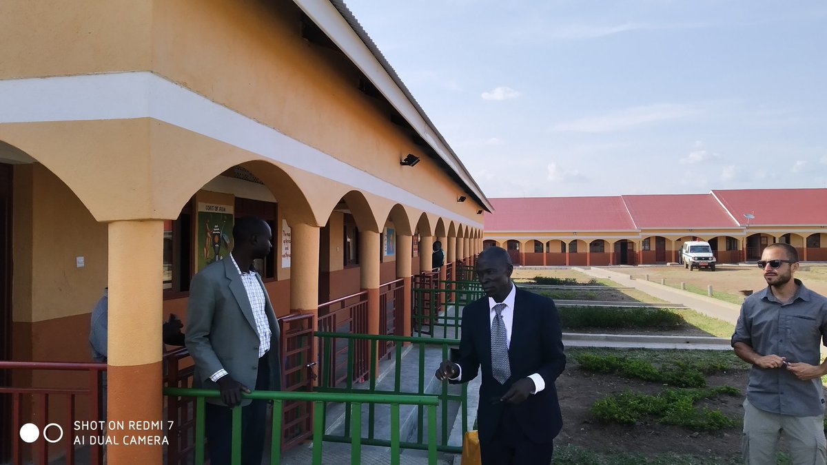 Tras muchos años trabajando en la Escuela secundaria de los Marian Brothers en Lodonga, Uganda, este año hemos construido las primeras aulas de la Escuela Primaria, financiadas por da valor <a href="/azvalor/">Azvalor Asset Management</a> por medio de <a href="/AfricaDirecto/">Africa Directo</a> En  este primer año tenemos ya 98 alumnos☺👩‍🎓