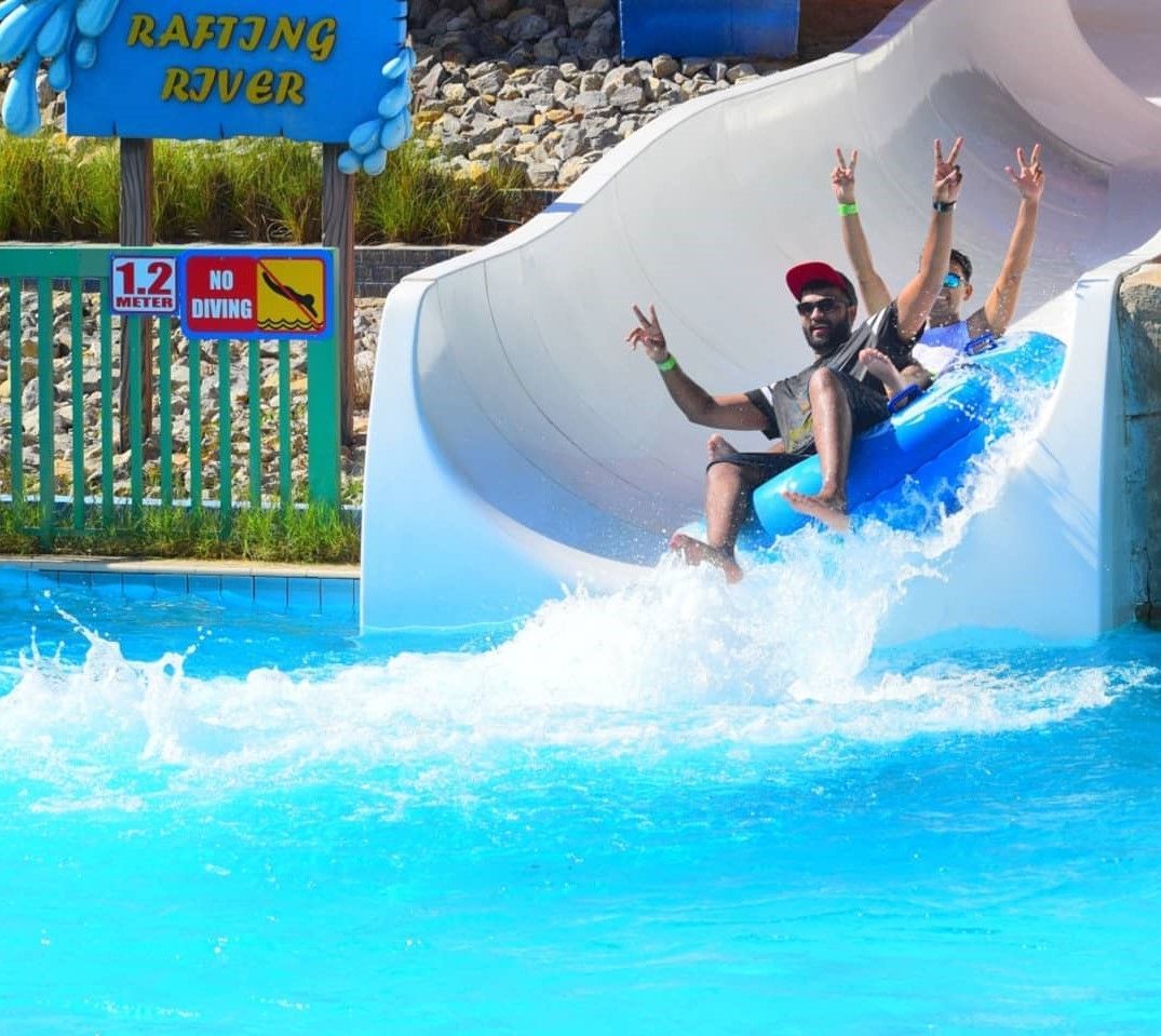DAPUAE's tweet photo. Always prepare for a pose at the end of each slide.
Share your photos with us, use the hashtag, #DreamlandAquaPark.

Photo via: @sangeetsb https://t.co/EEP8S9gGk0