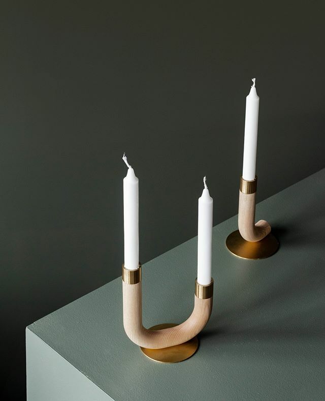 The form language of the Kaari candle holder combines a smart idea with Nordic simplicity and functionality! Kaari is made up of a round wooden u-shaped stem, a brass candle holder and a foot that keeps the candle holder firmly standing up.⁠
.⁠
.⁠
#h… ift.tt/2INldKw