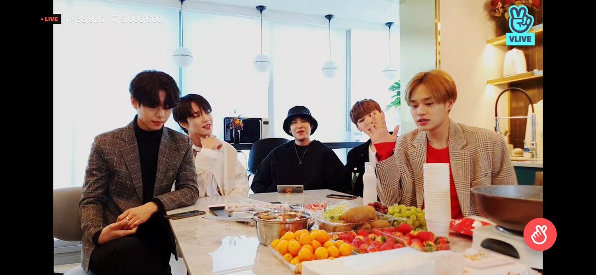 limyoungminbar's tweet photo. 🌸

선물 인증해주셔서 감사해요🥰옷이 잘 어울리네요💕

해피 화이트데이🍫🍫🍫 https://t.co/5l65CxBxsx