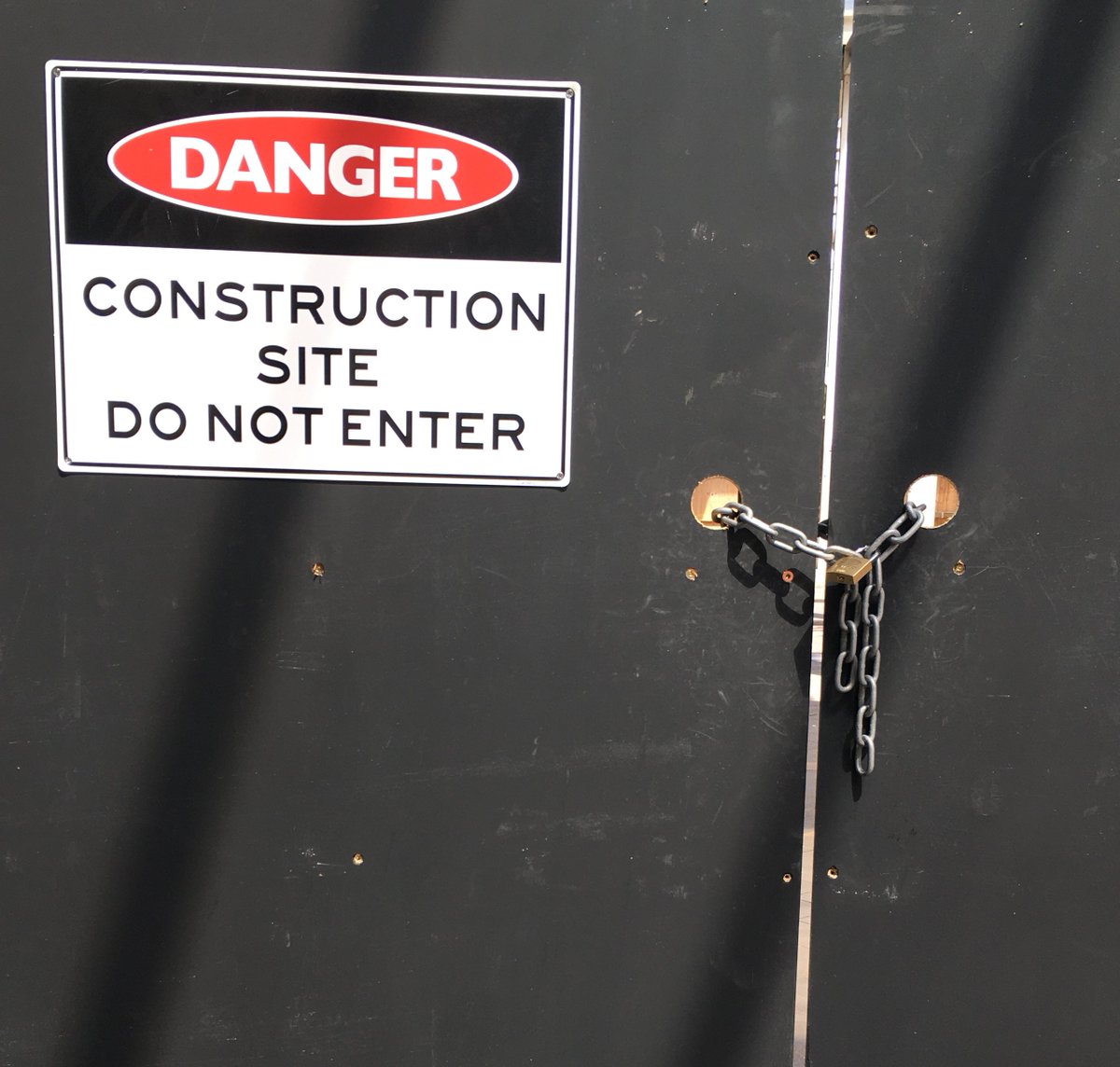 a_m_security's tweet photo. Hmm that's a very small lock for a construction site...
#securityeverywhere https://t.co/rqKHyebUn5