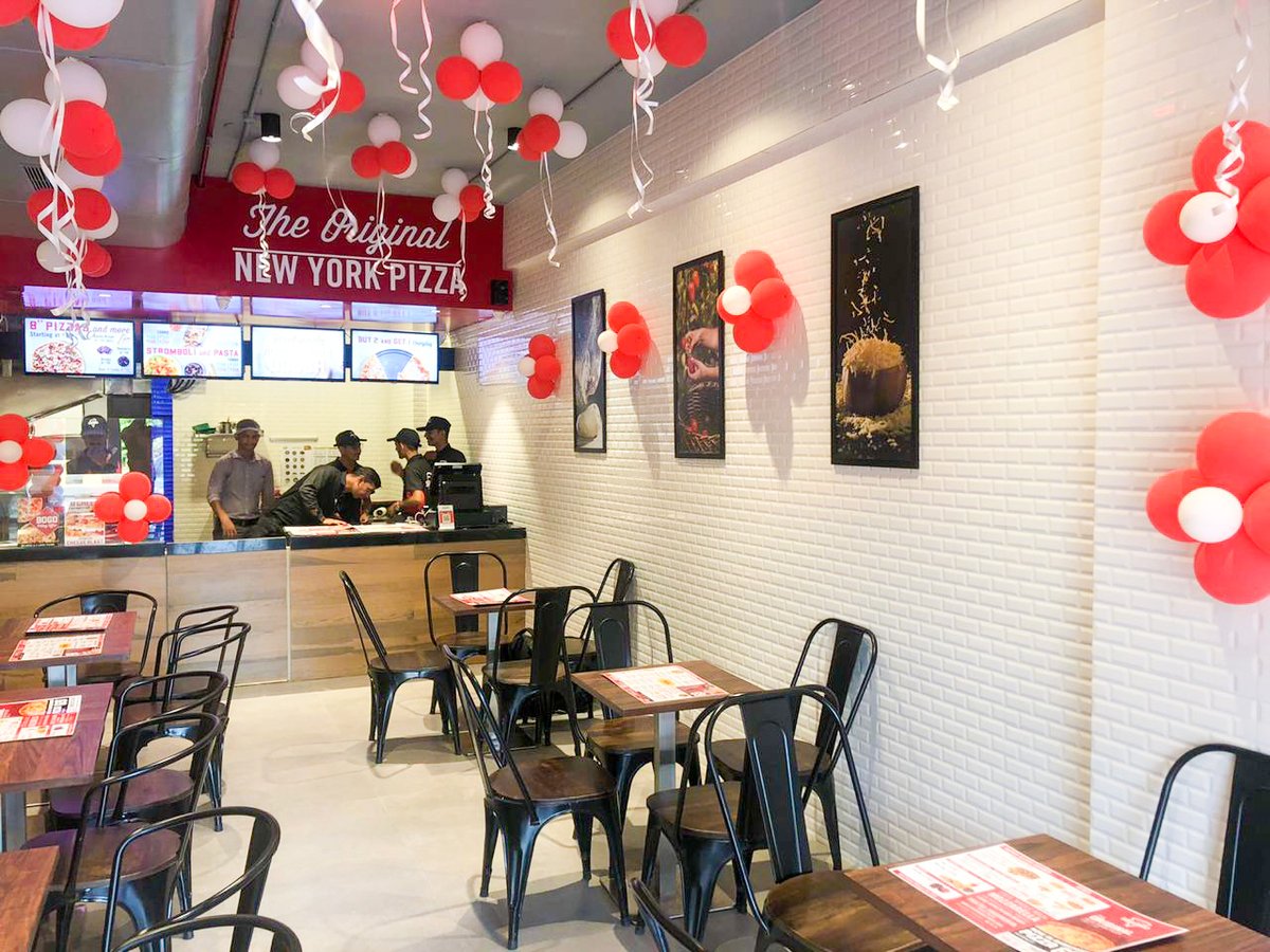 Sbarro_IN's tweet photo. Ahmedabadis, thank you for the dhoklas! It’s time you savour some cheesy New York Style pizza at Sbarro, in your city now. 
Address: Shop No 6, Harmony Icon,
Zydus Hospital Road, Thaltej, Ahmedabad
Number: 7940392649

https://t.co/LoKoNzEZPs

#SbarroIn #NewStore #Ahmedabad https://t.co/5AXQHFeUXe