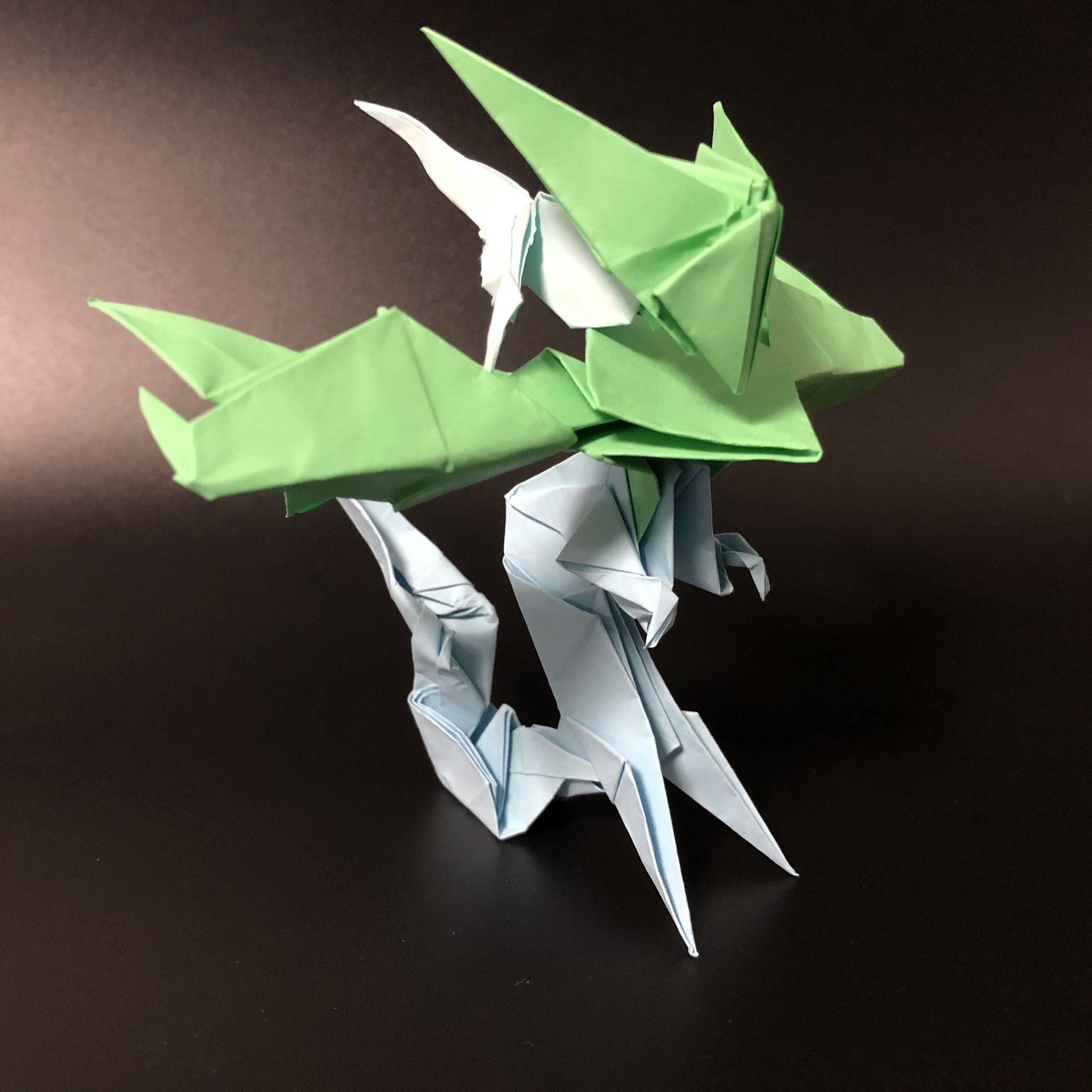 ট ইট র りょうすけ 組み立て折神工房assembly Origami Workshop また 制作過程をyoutubeの方で公開しています よろしければホームページからご覧ください٩ W و 折り紙 ユニーク折り紙 組み立て折り紙 折り紙好きと繋がりたい ポケモン ドラゴン