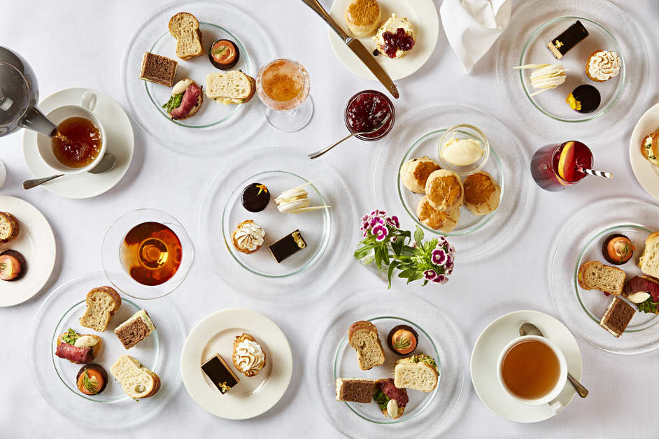 In celebration of Swan Lake returning to the stage, the @RoyalOperaHouse is serving afternoon tea inspired Tchaikovsky's classic ballet: LondonTown.com/S/d_FZ9d6fC