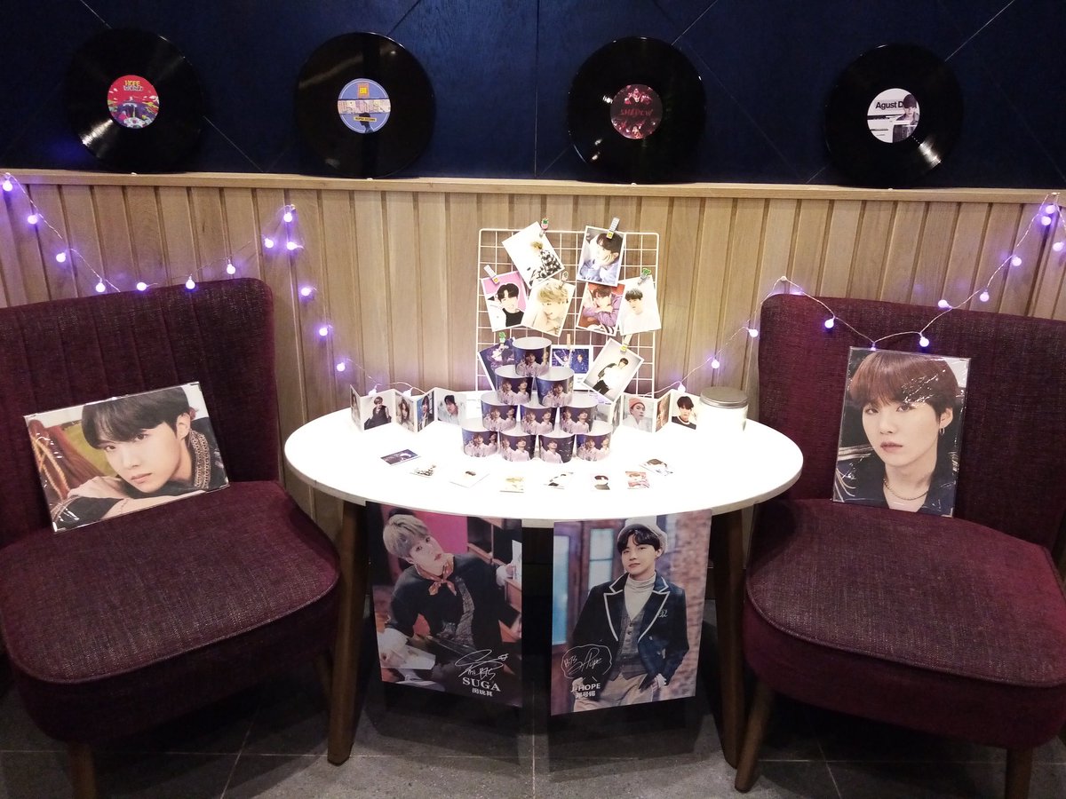 yunjiya1220's tweet photo. Thanks to @tweedymizu & @lovinbaeee for organising #LuminousWithSOPE!! 💜😘
Ps. I like the fairylights 😍 https://t.co/5Mu6aLPvvl