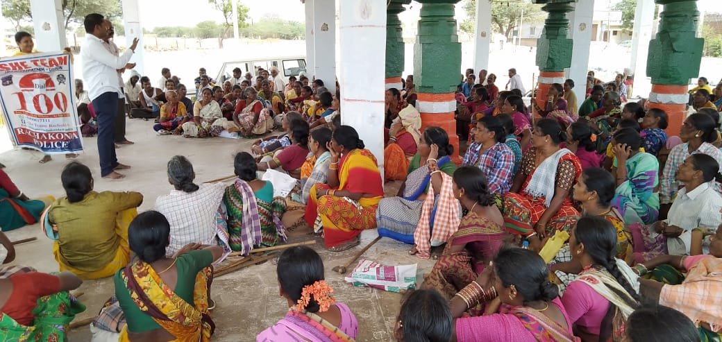 MalkajgiriCop's tweet photo. #SHE_Ibrahimpatnam conducted #Awareness Program with #Self_Help_Groups, Asha workers, Anganwadi teachers, DWAKRA groups &amp; explained about #EveTeasing #Child_Marriage #Child_Abuse #Child_Labour #Dial100, #Hawkeye at Nandiwanaparthy Village @YacharamPS @She_TeamRCK1 @TelanganaDGP https://t.co/ggg6T5NxFz