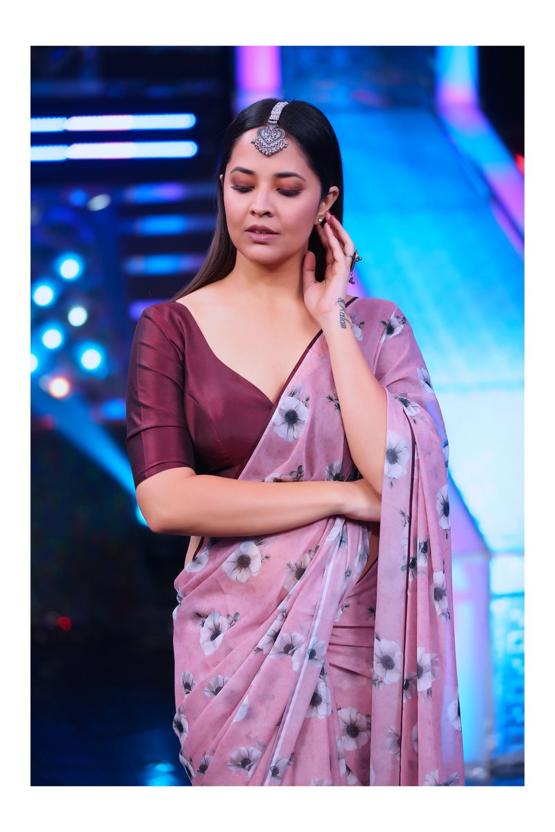 anusuyakhasba's tweet photo. Intrépide.
For #LocalGangs #tonyt
#DrapeStories from #GauriXAnasuya 🧿 #AnasuyaXGauri 🥰 @Gauri_Naidu
PC: @varshasfotography
Edits: @Valmikiramu2 https://t.co/PMl57Ky3u5