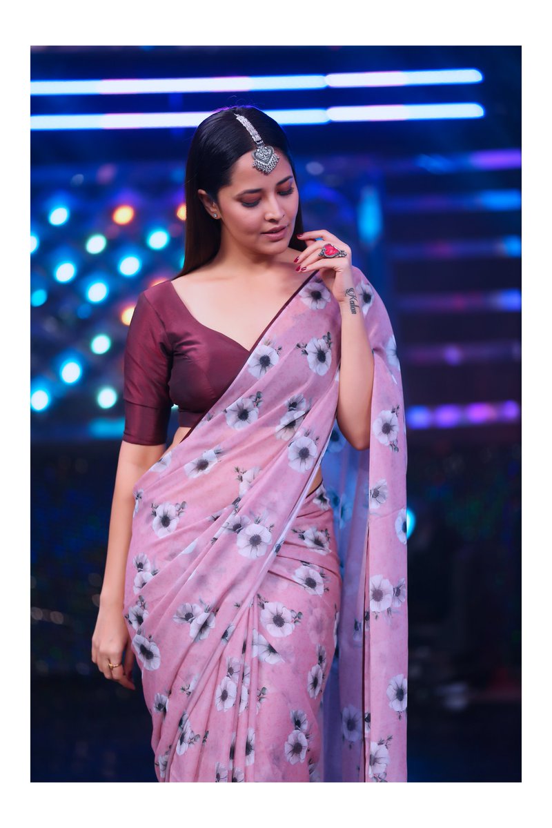 anusuyakhasba's tweet photo. Intrépide.
For #LocalGangs #tonyt
#DrapeStories from #GauriXAnasuya 🧿 #AnasuyaXGauri 🥰 @Gauri_Naidu
PC: @varshasfotography
Edits: @Valmikiramu2 https://t.co/PMl57Ky3u5