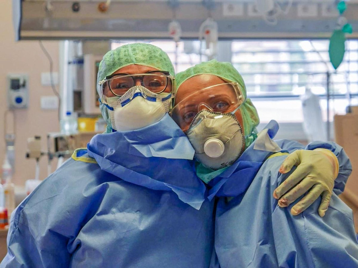 galimbertidav's tweet photo. Grazie, semplicemente grazie. Non esiste nessun'altra parola per esprimere il profondo senso di gratitudine nei confronti di tutti coloro che in prima linea stanno lavorando per gestire questa complicata emergenza sanitaria. A nome di tutti, dal cuore, GRAZIE! https://t.co/CANFKguzO3