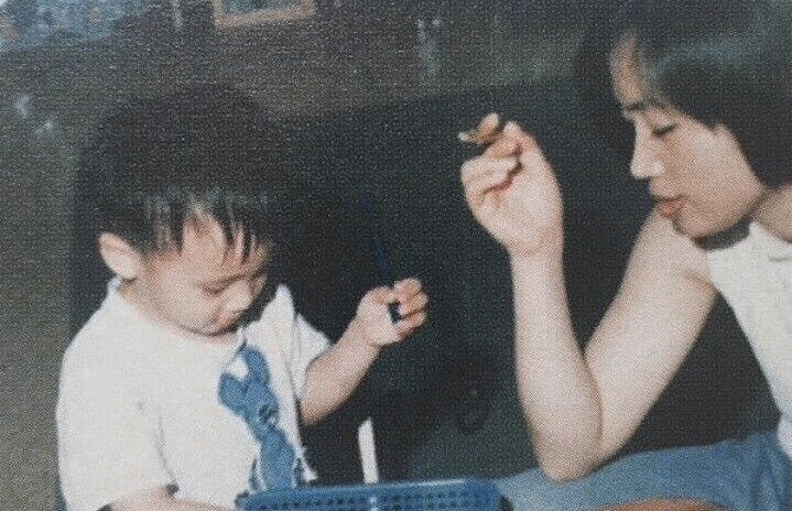 jamsvu_'s tweet photo. seokjin’s relationship with his family; a thread https://t.co/nioAXWYG2I