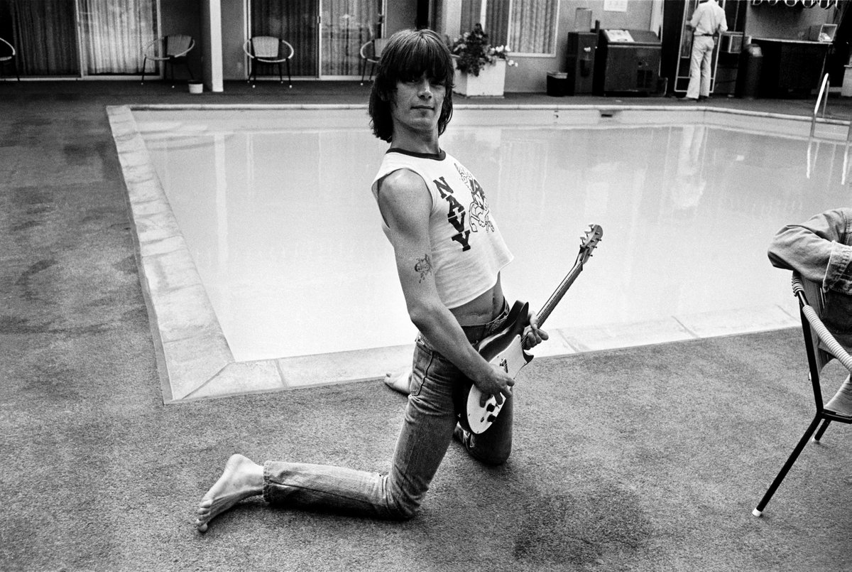 VICE_ID's tweet photo. Foto-Foto Langka dari Awal Karir The Ramones: https://t.co/33htQvnajp https://t.co/z41m34mMKg