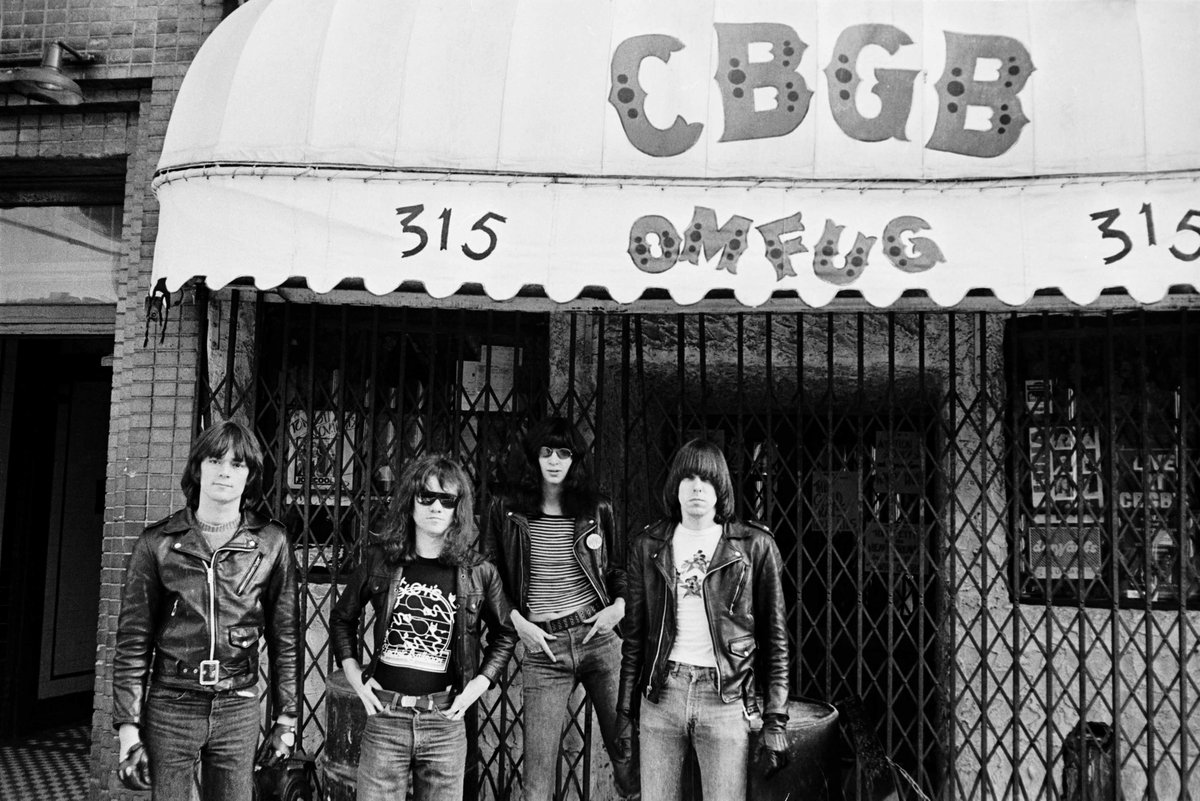 VICE_ID's tweet photo. Foto-Foto Langka dari Awal Karir The Ramones: https://t.co/33htQvnajp https://t.co/z41m34mMKg