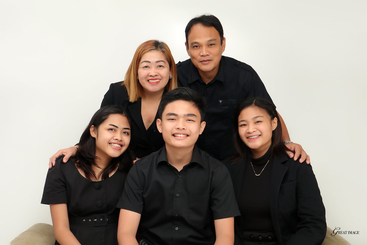 Piyaayaaa's tweet photo. Olaso Family✨
02•15•20 https://t.co/THZaS99NlH