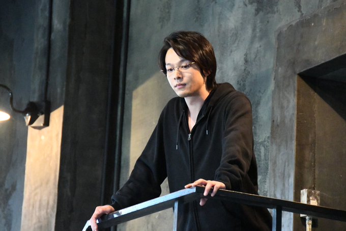 中村倫也の私服ファッション ピアスや帽子が人気 部屋着はパーカーでエプロンも似合う アスネタ 芸能ニュースメディア