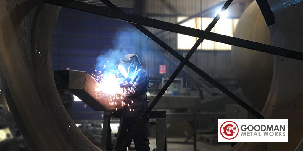 GoodmansWorks's tweet photo. Here we can see the welding of a large filler silo for UK Ash Felt Quarry. Each piece is three meters in diameter and a massive ten meters long

#welding #hardatwork #company #metalwork #Nottingham #engineeringUK https://t.co/3rgCUpkkN9