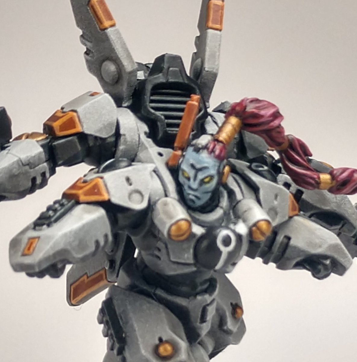EthanHandwork's tweet photo. Finished another part of my Tau commission. I absolutely love this model. It's sculpt is gorgeous and possibly kawaii. Really loved working on this one.
#handys_hobbies #tauempire #commandershadowsun #warmongers #paintingwarhammer #gamesworkshop #warhammer40k https://t.co/gL9P7FrvrH