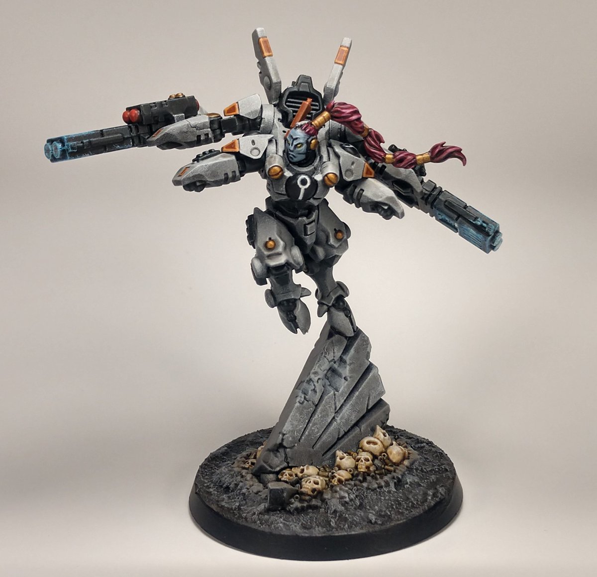 EthanHandwork's tweet photo. Finished another part of my Tau commission. I absolutely love this model. It's sculpt is gorgeous and possibly kawaii. Really loved working on this one.
#handys_hobbies #tauempire #commandershadowsun #warmongers #paintingwarhammer #gamesworkshop #warhammer40k https://t.co/gL9P7FrvrH