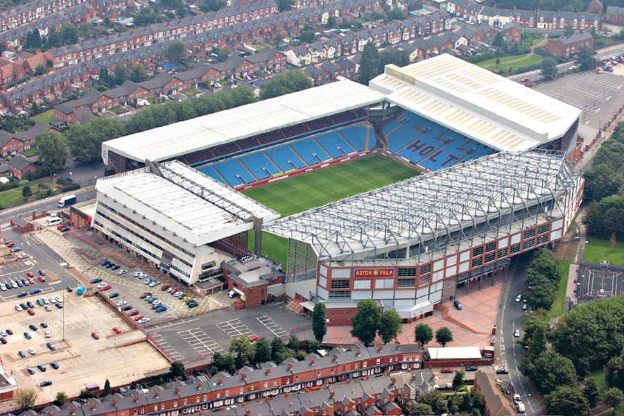 Villa Park van Aston Villa, een van de best geslaagde stadionrenovaties.