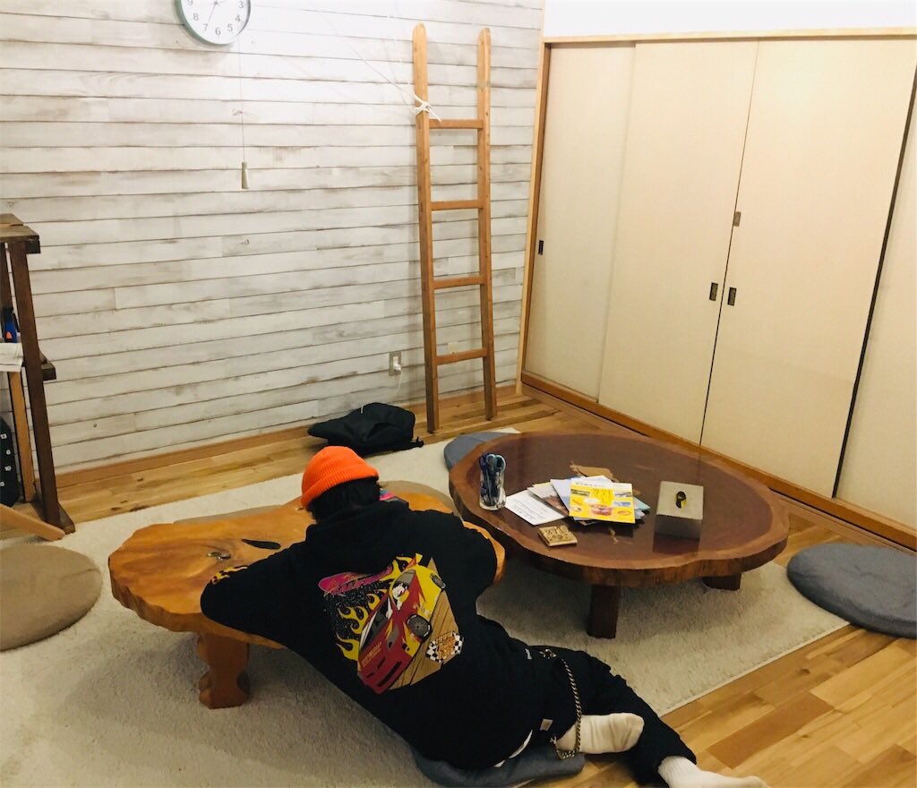 Rough Crew 日本一周 完 宮古市にある古い建物をリノベーションしたゲストハウスです 出来たばかりなので 客室から水周りまで綺麗でしたよ ドミトリー1泊3000円 安い 冬の時期には暖房費が400円かかります 宮古市の商店街にあるので