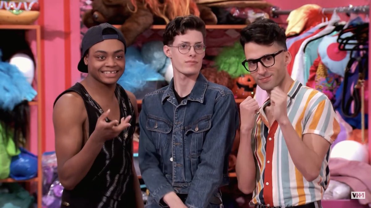 ctrlgrlz's tweet photo. so we’re all in agreement that they should have won the episode .. right ? #DragRace https://t.co/e63vcSn6qH