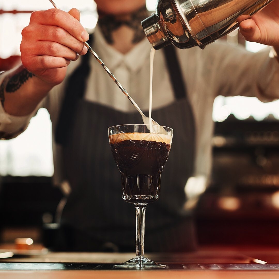 But first, coffee + champagne.🍾☕️ 
#KahluaChampagneFloat #champagnedifferently