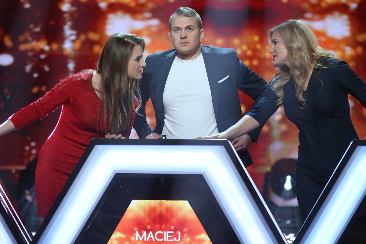 TVP's tweet photo. W dzisiejszym odcinku specjalnym #Jakatomelodia odpowiemy na pytanie 🎻 Co gra w duszy młodego lekarza 🤔 | Do muzycznej 🎶 rywalizacji 🥊 staną: Dr #AnnaFuchs, #MaciejTyczyński i #AnetaBorkowska z serialu dokumentalnego #MłodziLekarze 💊 | #BądźmyRazemWdomu o 18:45 w #TVP1 🚨 https://t.co/DAOuGccbzH