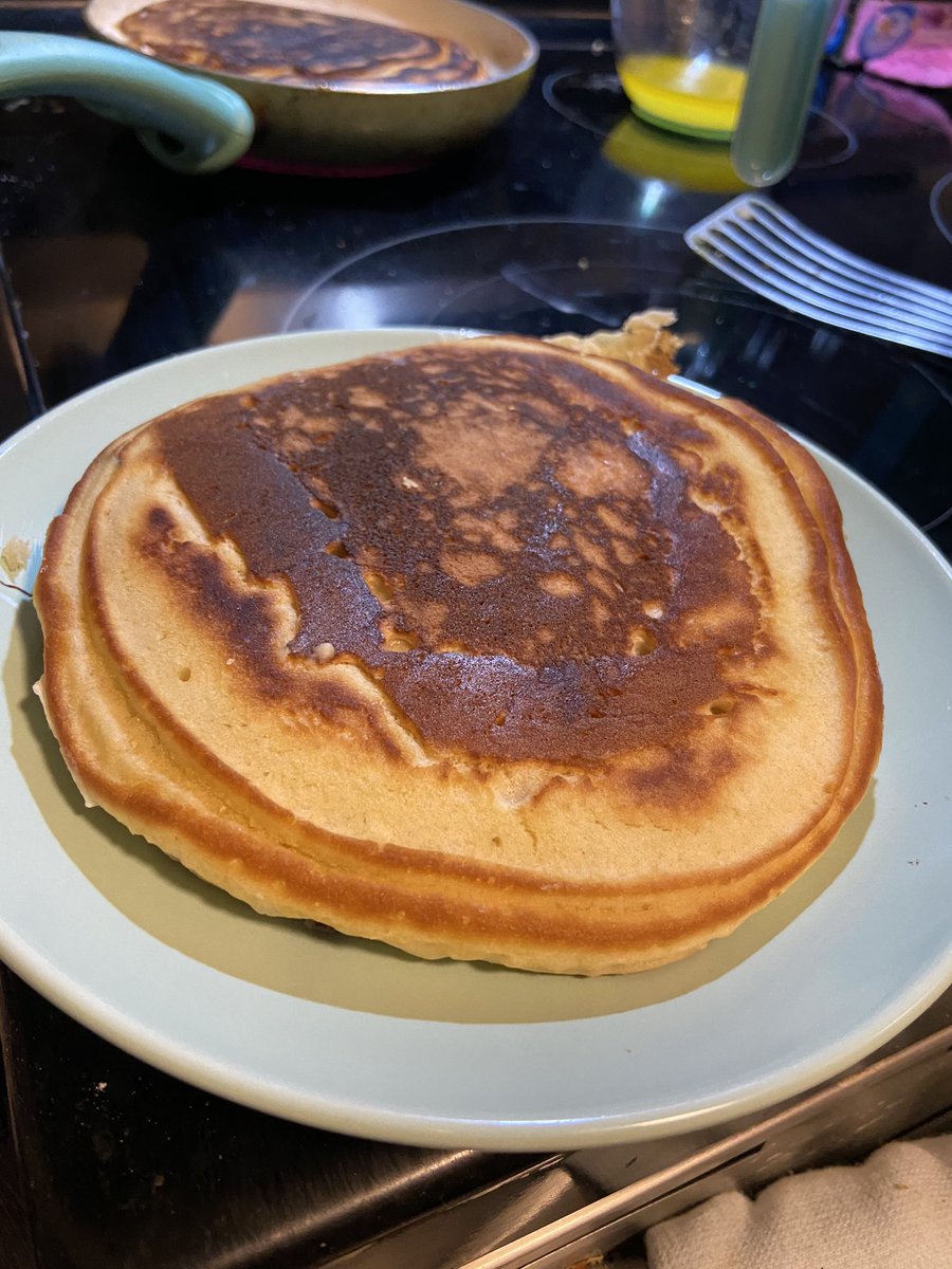 Trina_Wylington's tweet photo. S’mores pancakes #pancakes #smores #yum #kidfriendlycooking https://t.co/hc8lGOj3Bc