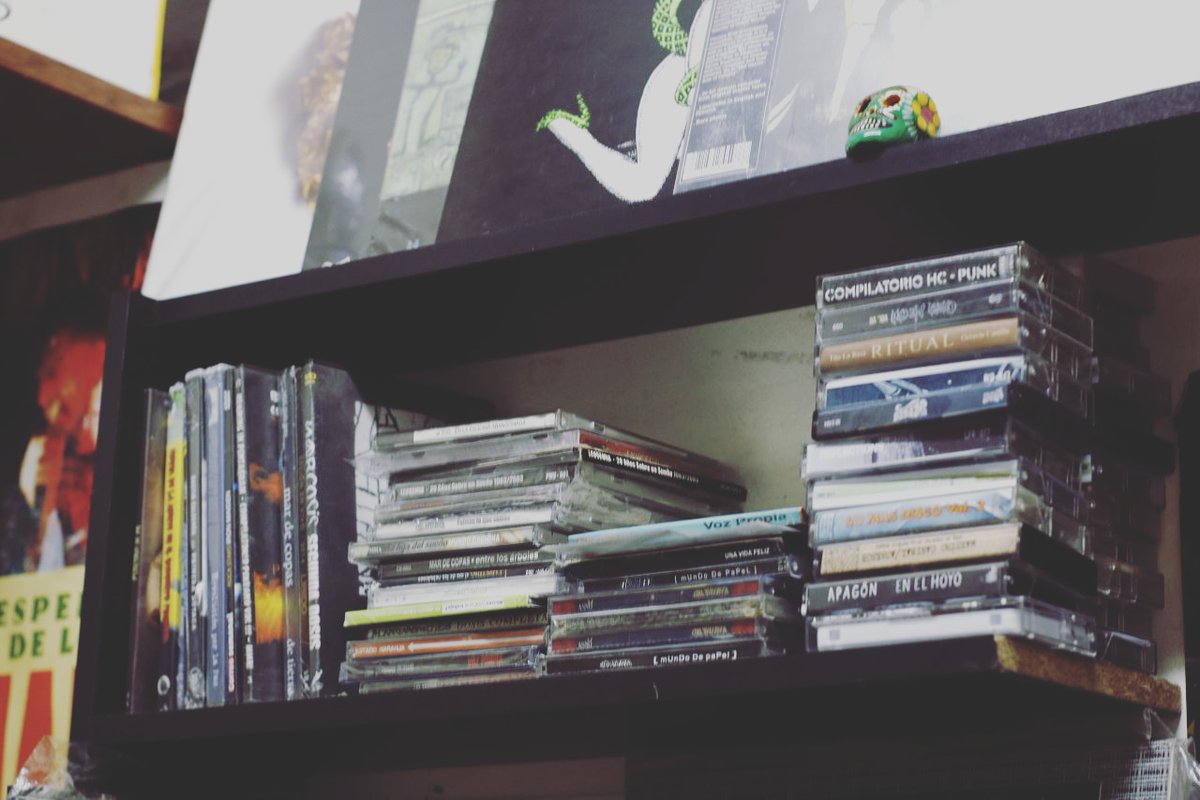 #Hoy sábado volvemos de 4 a 8 pm en Av Brasil 1275, 2do piso Stand 71B en #GaleriasBrasil en #JesusMaria  Full discos de bandas nacionales, hacemos envíos a todo Lima y a todo el Perú.
#RockPeruano #Musica
#Lima #Perú #discos #discotienda