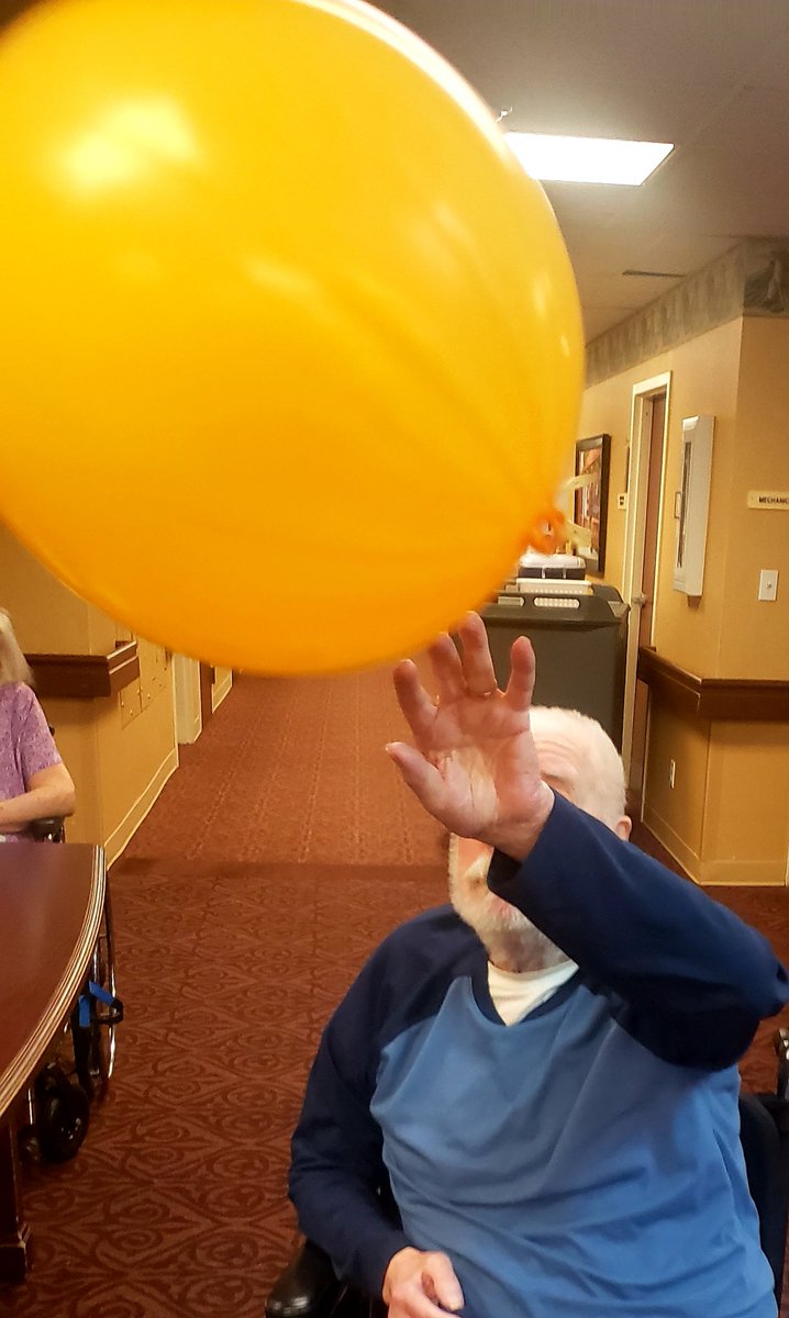 AutumnWoodsHC's tweet photo. We enjoyed morning stretches with tossing a ball!
#TrilogyLiving
#ExercisingCanBeFun https://t.co/MuoMHBiqDD