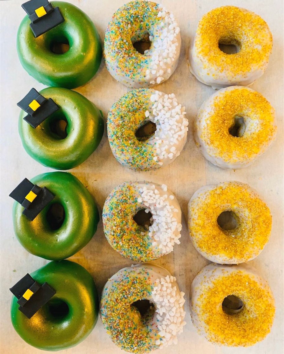Dus_Donuts's tweet photo. There may not be #StPatricksDay parades this weekend, but you can make your own with this dozen. 

Get them in store or delivered to your door via @goldbelly. https://t.co/ZtY3vIugnM