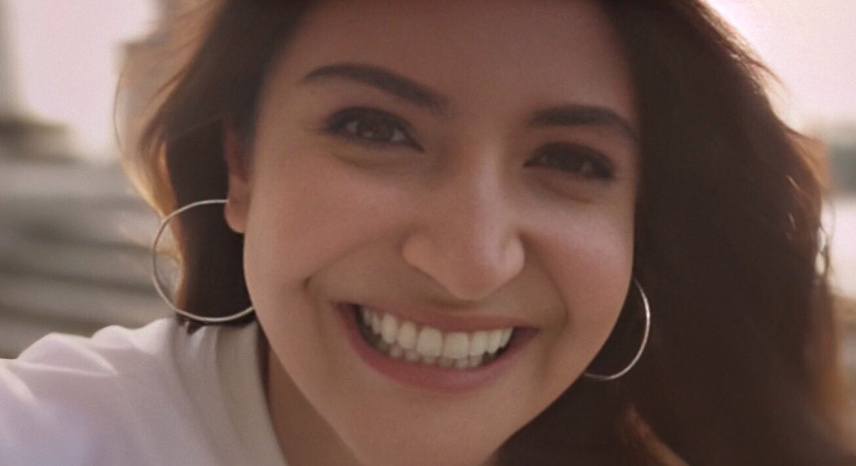 Anushka Sharma’s smile is one of the best thing about this shitty universe right now.