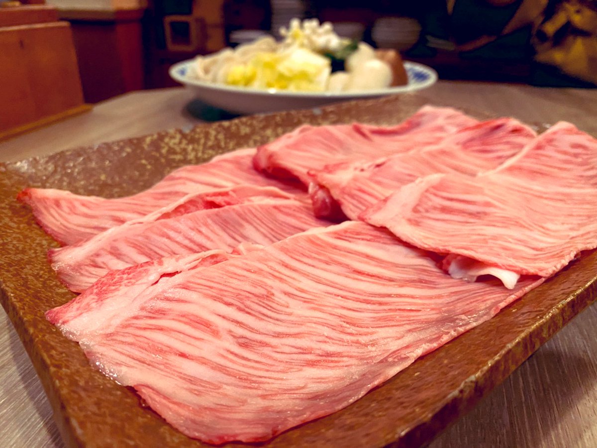 cut_tatsu7's tweet photo. 神戸グルメdays✨✨🐃
#神戸牛
#kobebeef
#鉄板焼き
#teppanyaki
#三田牛
#sandabeef
#すき焼き
#sukiyaki https://t.co/jkRNWfaFgy