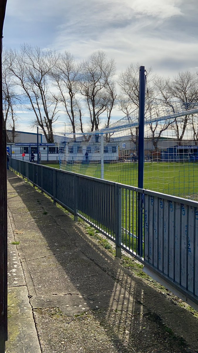 ted_ffc's tweet photo. @ShorehamFC Vs @WorthingUtdFC. A Thread: One of the few games in the south today, #Musselmen. First time for a few weeks https://t.co/C4Go4jXS1W