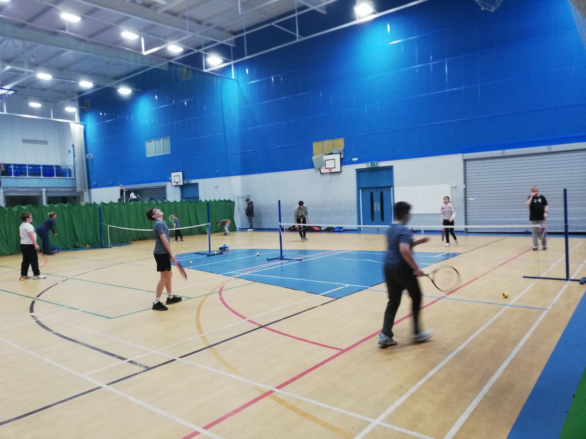 Great junior tennis session this morning at Abertillery Sports Centre.  Players working hard on their ground strokes, good techniques and great rallies!  Also thank you to our fab helpers at the session today. 🎾💪😃