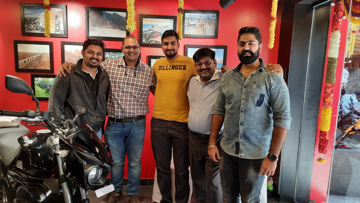 MahindraMojo_'s tweet photo. And we are up now with our 2nd Mojo Exclusive Showroom in #Bengaluru
You are welcome to visit &amp; experience the new era of motorcycling.
Test ride the new #Mojo300ABS &amp; join your #MojoTribe
#SkandaMotors #Rajajinagar #NewShowroom #MojoExclusive #MOreJOy #MOreJOurney #Community https://t.co/7wjlGj9win
