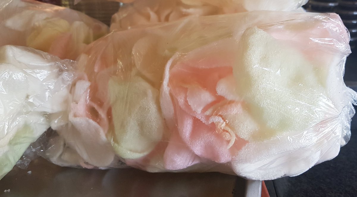 ZAFoodMusketeer's tweet image. Hmm look what I'm about to munch.... waiting on my sushi too... #Kungfukitchen