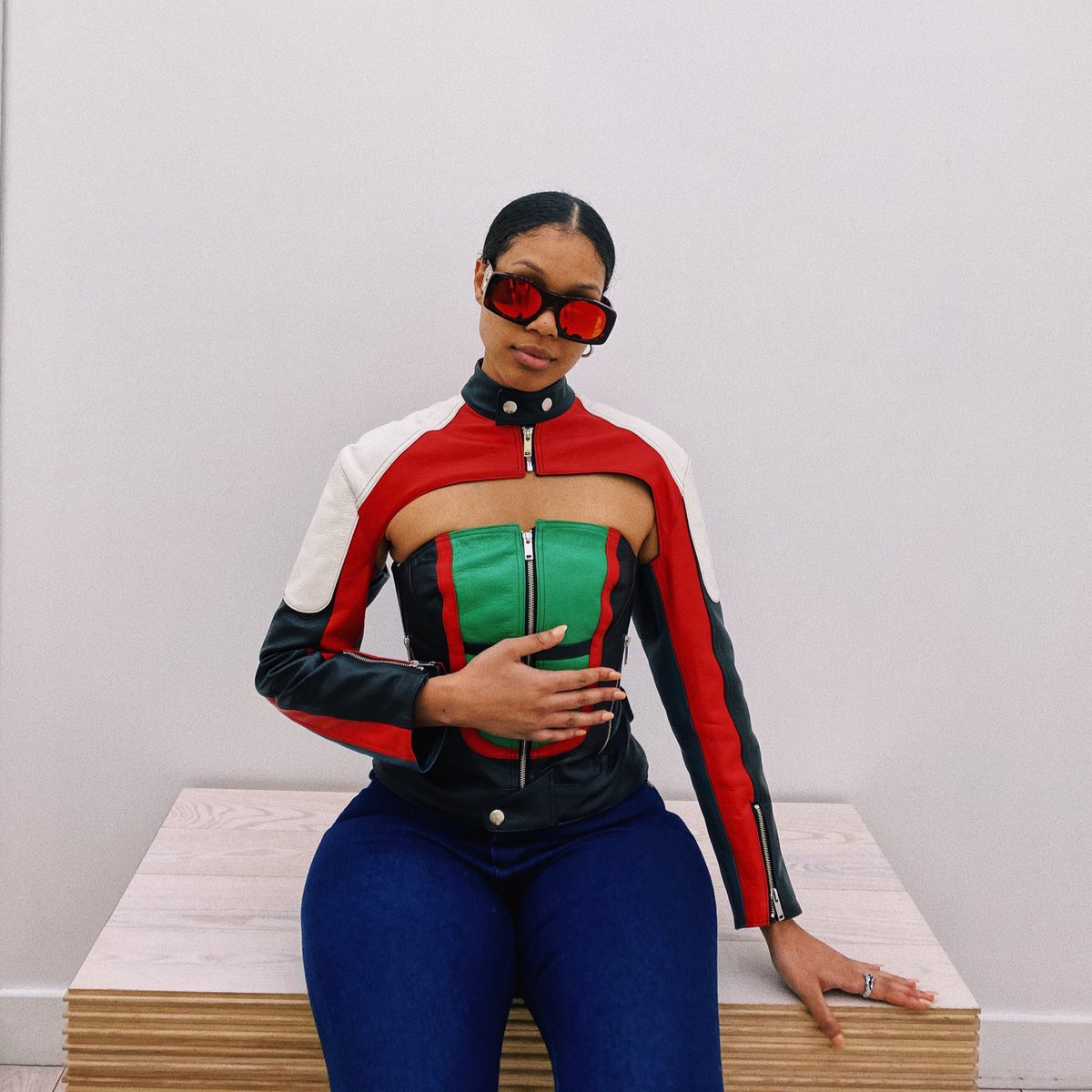 216ix's tweet photo. Yesterday... idk if I should talk about the jacket , shades or thighs first. https://t.co/I2Tr0amQCP