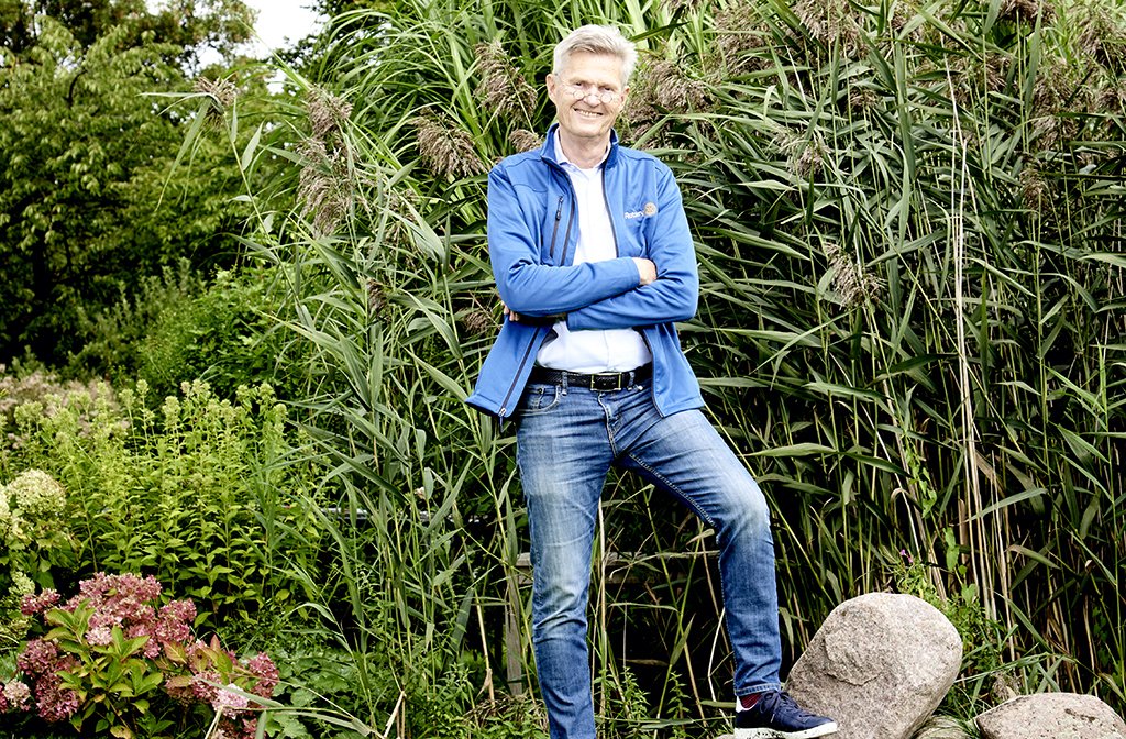 Rotary's tweet photo. Find out how #Rotary President-elect Holger Knaack aims to rejuvenate Rotary and the meaning of his theme Rotary Opens Opportunities -> https://t.co/hUygrQ20gH https://t.co/3qPfHHWKqv