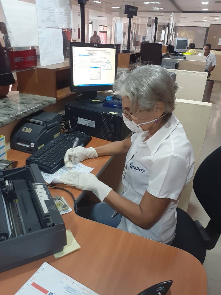 mintransporteve's tweet photo. #AlMomento || Personal de @lanuevaconferry de Guanta, edo. Anzoátegui y Punta de Piedras, edo. Nueva Esparta, cumplen con las instrucciones del Pdte. @NicolasMaduro haciendo USO OBLIGATORIO DEL TAPABOCAS en aras de garantizar la prevención y contención del #COVID-19 https://t.co/bk5kE9usef
