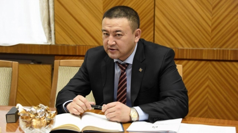 Б.Чойжилсүрэн гишүүний Билгүүн монгол констракшн Чингис хааны музейн ТЕНДЕРТ шалгарах хор найруулжээ. Бүх лицензийг авна, бүх тендерийг авна. УБ-ын бүх газрыг авлигадаж авна. 55-р сургуул-н засвар хийснээс өөр ямар ч түүхгүй компани яаж авлигадахараа ингэж тодроод бна